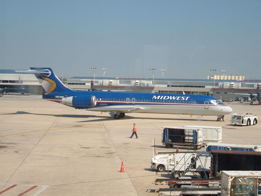 Midwest Airlines Boeing 717 N921ME - MSN 55183