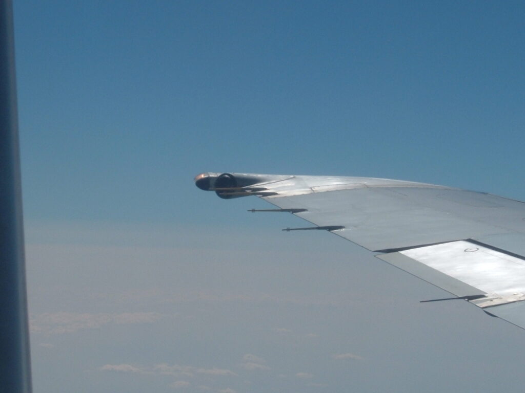 Close / Left wing tip of DC-9-40