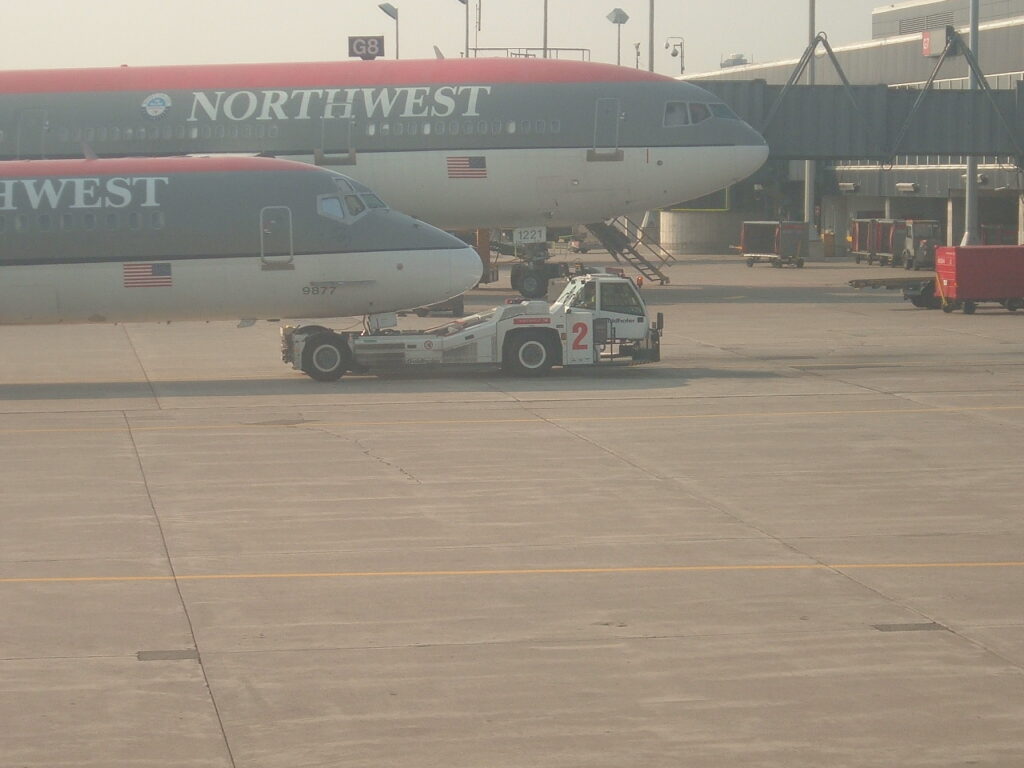 Northwest Airlines McDonnel Douglas DC-9-50 MSN: 48148, LN: 984 Now scrapped - Seen as pushed back from the gate in 2005.